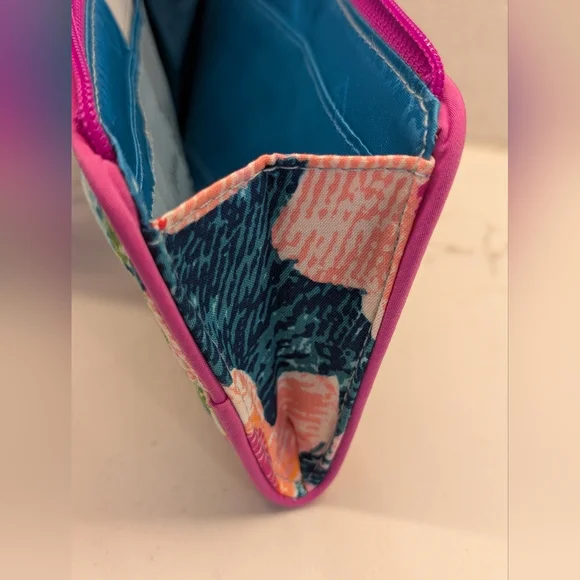 Vera Bradley Wristlet - NWT - Pink/Blue Floral 8x4.5 Inches - Picture 8 of 11
